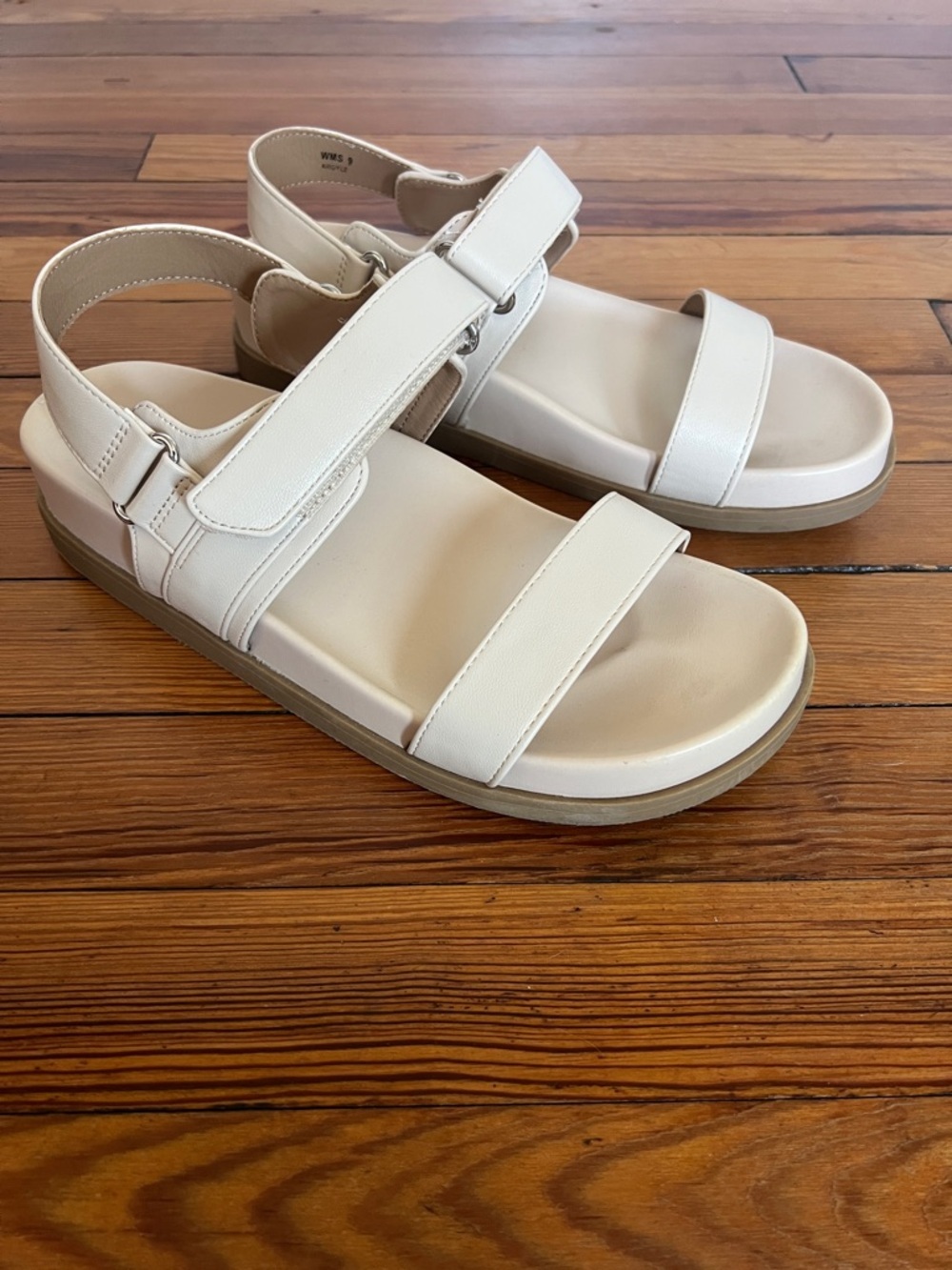 DV by Dolce Vita Argyle Cream Platform Sandals Size 9 Off White Hook Loop Sporty - Picture 2 of 10